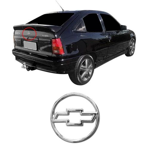 EMBLEMA GM TAMPA DO PORTA MALAS KADETT IPANEMA 1993 1994 1995 1996 MARÇON
