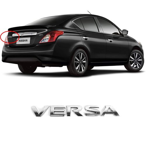 EMBLEMA VERSA TAMPA MALAS 2011 A 2018 MARÇON