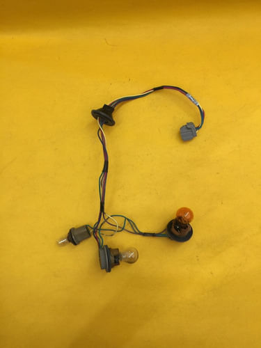 Farol Sandero / Logan 15 A 17 Lado Esqueo Marca Tyc
