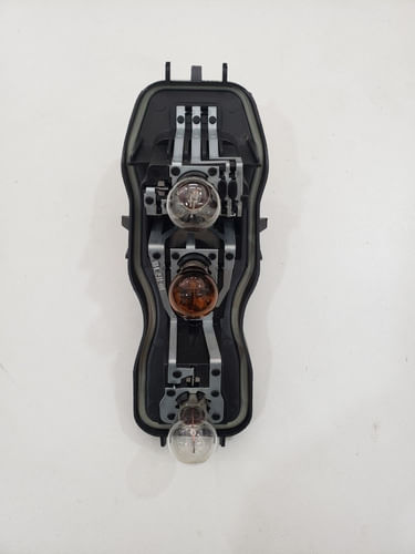 Moldura Grade Milha C4 Pallas / Vtr Hatch S/ Furo Esquerda