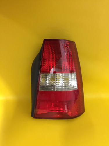 Lanterna Tampa Tras Fiat Strada 08 09 10 11 12 Original L.d