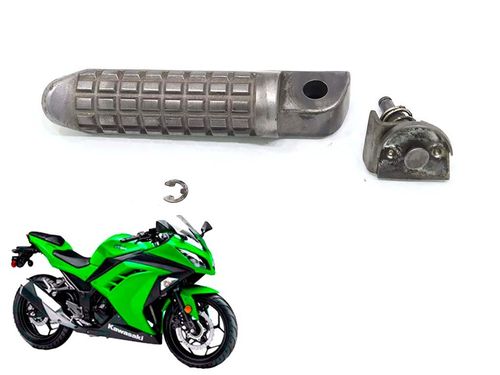 Pedaleira Traseira Esquerda Kawasaki Ninja 300 13-18