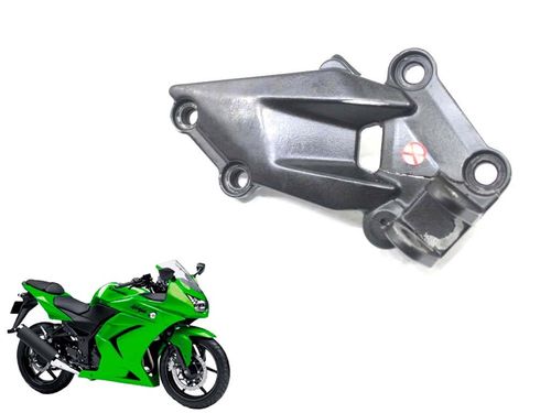 Suporte Pedaleira Diant. Direita Kawasaki Ninja 250 R 08-1