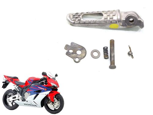 Pedaleira Traseira Direita Honda Cbr 1000 Rr 04-0