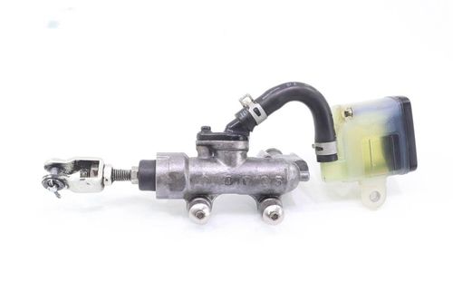 Cilindro Burrinho Freio Traseiro Suzuki Gsr 750 14-1