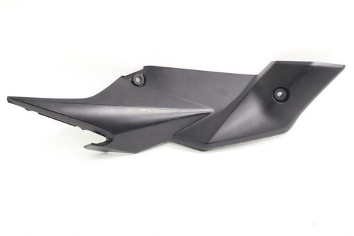 Acabamento Direito Banco Suzuki Gsr 750 Gsr750 12-17