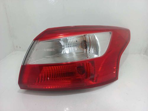 LANTERNA DIREITA FORD FOCUS 2.0 2015