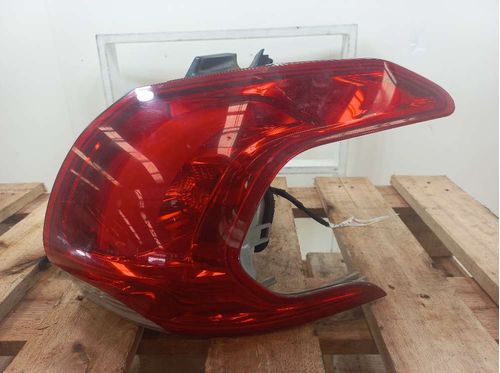 LANTERNA DIREITA PEUGEOT 2008 1.6 2019
