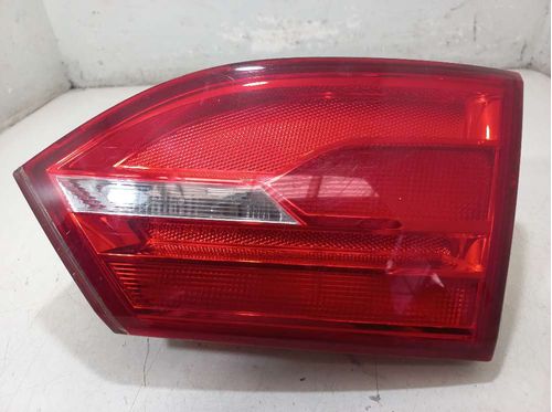 LANTERNA DA TAMPA DIREITA VOLKSWAGEN JETTA 2.0 2011