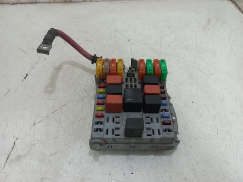 CAIXA DE FUSIVEIS FIAT PUNTO 1.4 2010
