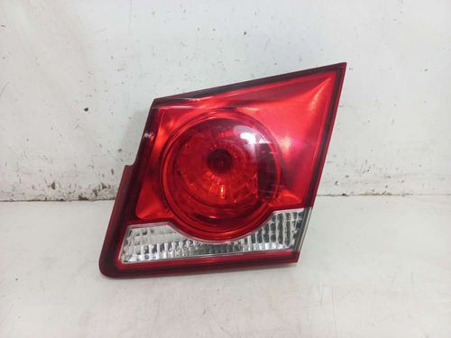 LANTERNA DA TAMPA DIREITA CHEVROLET CRUZE 1.8 2012