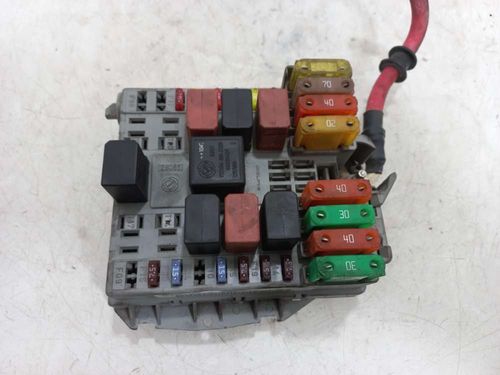 CAIXA DE FUSIVEIS FIAT PUNTO 1.4 2011