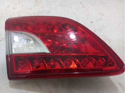 LANTERNA DA TAMPA ESQUERDA NISSAN SENTRA 2.0 2016