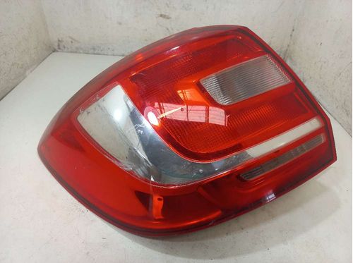 LANTERNA ESQUERDA RENAULT SANDERO 1.6 2016