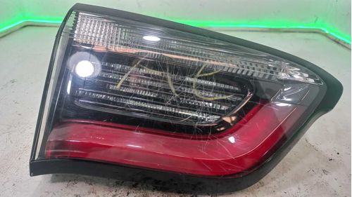 LANTERNA DA TAMPA ESQUERDA JEEP COMPASS 2.0 2020