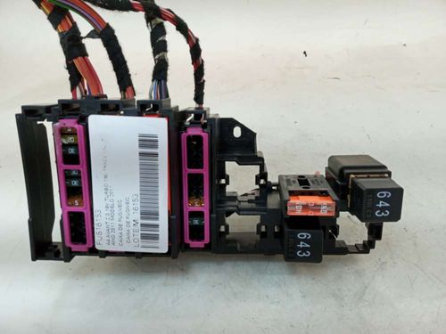 CAIXA DE FUSIVEIS AUDI A4 2.0 2011