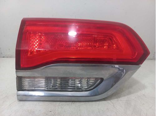 LANTERNA DA TAMPA ESQUERDA JEEP GRAND CHEROKEE 3.0 2015
