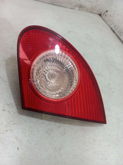 LANTERNA DA TAMPA DIREITA TOYOTA COROLLA 1.6 2003