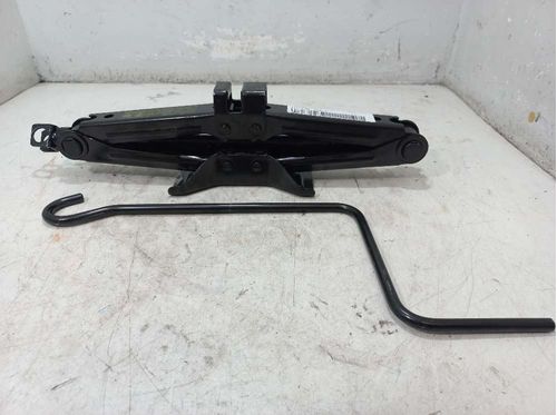 MACACO TOYOTA YARIS 1.5 2021