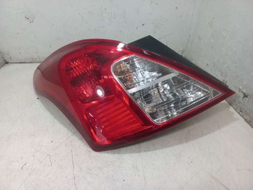 LANTERNA ESQUERDA NISSAN VERSA 1.6 2019