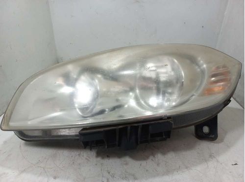 FAROL ESQUERDO FIAT LINEA 1.8 2011