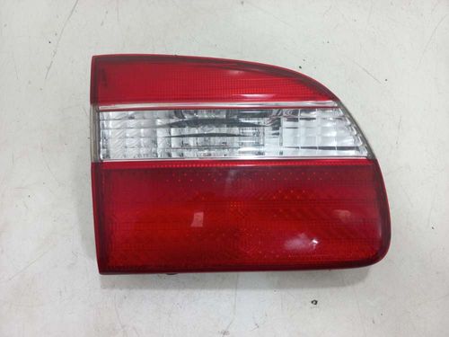 LANTERNA DA TAMPA ESQUERDA TOYOTA COROLLA 1.8 2001