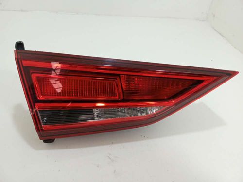 LANTERNA DA TAMPA ESQUERDA AUDI A3 1.4 2017