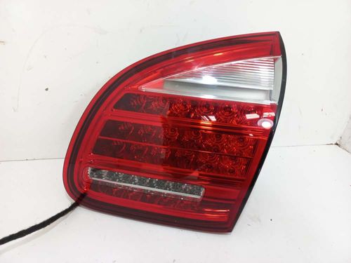 LANTERNA DA TAMPA ESQUERDA PORSCHE CAYENNE 4.8 2013