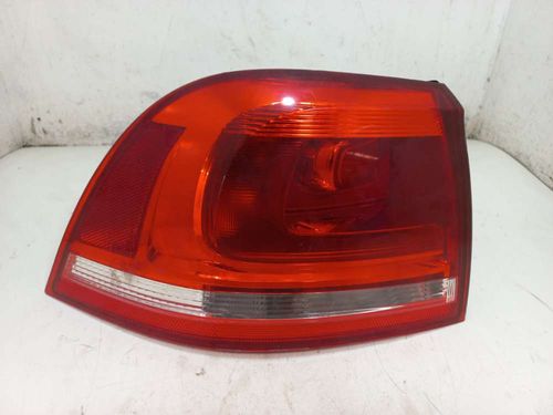LANTERNA ESQUERDA VOLKSWAGEN TOUAREG 3.6 2013