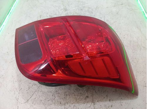 LANTERNA DIREITA CHEVROLET TRACKER 1.8 2016