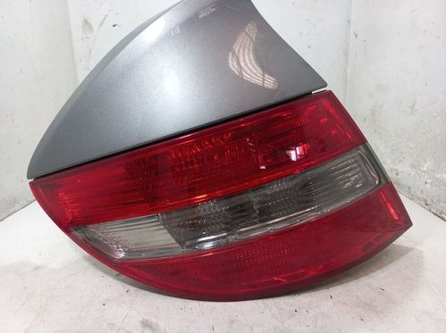 LANTERNA DA TAMPA ESQUERDA MERCEDES BENZ CLC200 1.8 2010