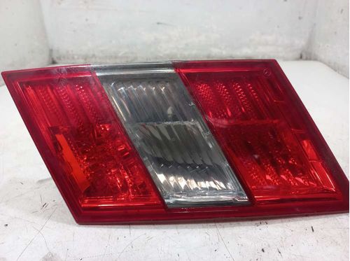 LANTERNA DA TAMPA DIREITA MERCEDES BENZ CLC200 1.8 2010