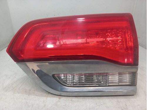 LANTERNA DA TAMPA DIREITA JEEP GRAND CHEROKEE 3.0 2015
