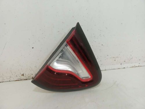 LANTERNA DA TAMPA ESQUERDA RENAULT CAPTUR INTENSE 1.6 2018