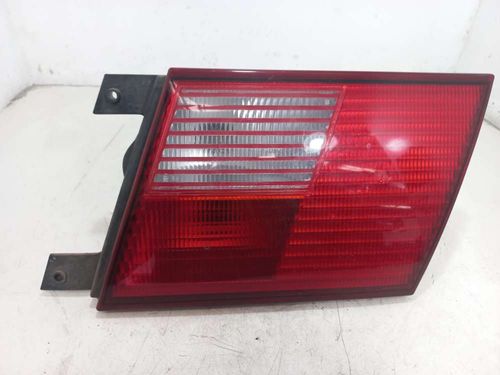 LANTERNA DA TAMPA DIREITA VOLKSWAGEN SANTANA 1.8 2000