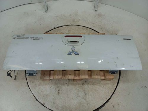 TAMPA TRASEIRA MITSUBISHI L200 3.5 2016