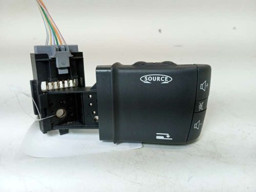 INTERRUPT AUXILIAR NO VOLANTE RENAULT MEGANE 2.0 2008