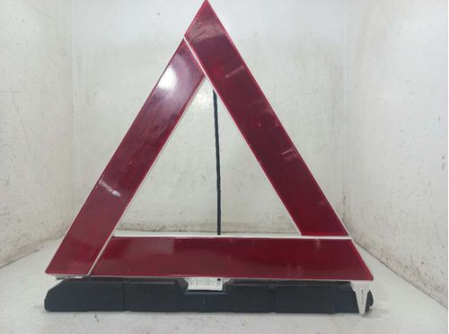 TRIANGULO DE SEGURANCA CHEVROLET TRACKER 1.8 2014
