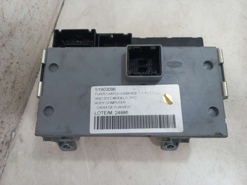 CAIXA DE FUSIVEIS FIAT PUNTO 1.6 2012