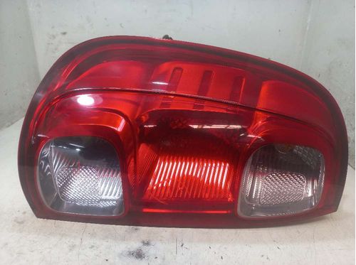 LANTERNA ESQUERDA FIAT UNO 1.4 2013