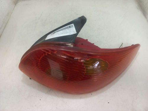 LANTERNA DIREITA PEUGEOT 206 1.4 2005