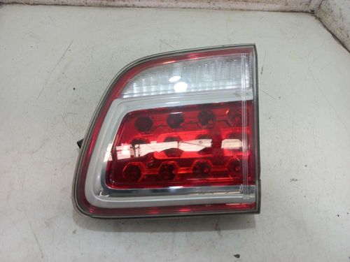 LANTERNA DA TAMPA DIREITA CHEVROLET TRAILBLAZER 3.6 2014
