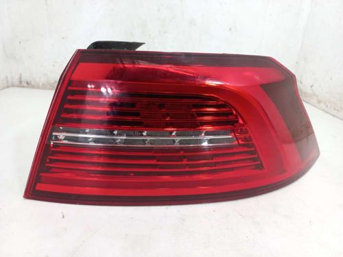 LANTERNA DIREITA VOLKSWAGEN PASSAT 2.0 2019