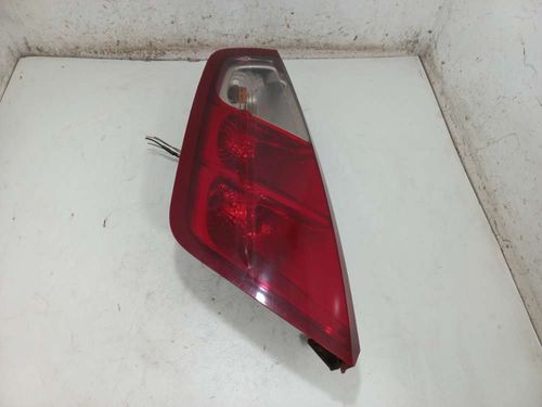 LANTERNA ESQUERDA FIAT PUNTO 1.8 2011