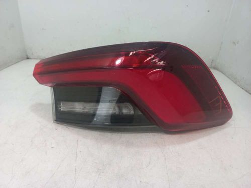 LANTERNA ESQUERDA BMW 320 2.0 2023