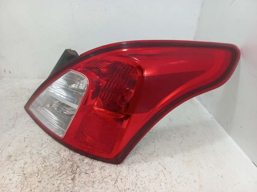 LANTERNA DIREITA NISSAN VERSA 1.0 2019