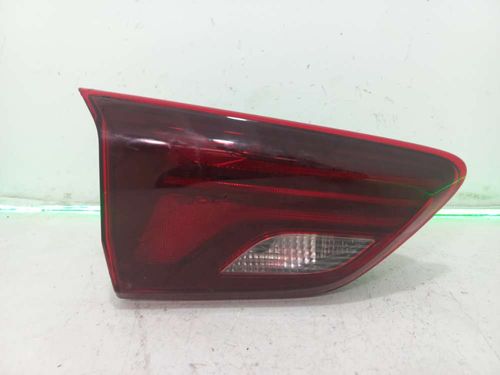 LANTERNA DA TAMPA ESQUERDA CHEVROLET ONIX 1.0 2024