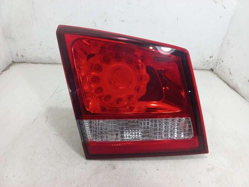 LANTERNA DA TAMPA ESQUERDA DODGE JOURNEY 3.6 2015
