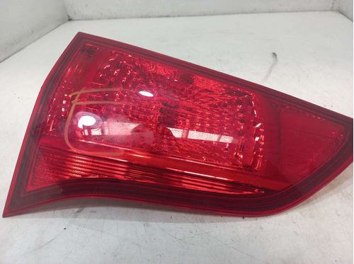 LANTERNA DA TAMPA ESQUERDA MITSUBISHI PAJERO 3.5 2015