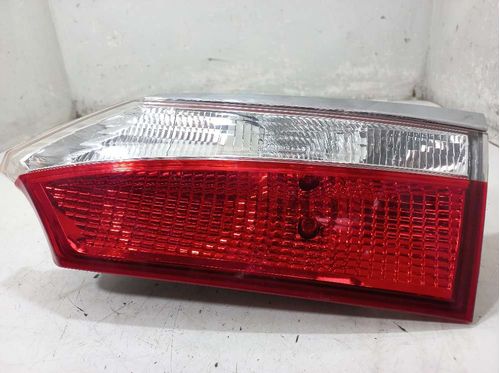 LANTERNA DA TAMPA DIREITA TOYOTA COROLLA 1.8 2016